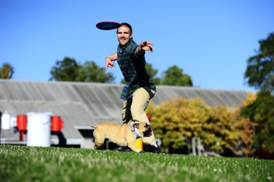 Zoom bild av Chuckit Paraflight frisbee