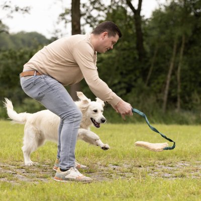 Zoom bild av Kampleksak fårskinn Furtra Chaser, blandade färger hundleksak fårskinn sheepskin äkta päls naturlig