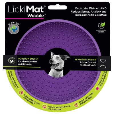 Zoom bild av lickimat wobble hundmatskål slow feeder slowfood aktiveringsmatskål piggar naturgummi veterinär giftfri ljusblå lila grön hund k