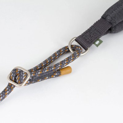 Zoom bild av hundkoppel justerbart repkoppel hurtta rött rosa vadderat handtag karbinhake eco beetroot rope leash adjustable
