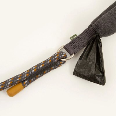 Zoom bild av hundkoppel justerbart repkoppel hurtta svart rött gult neon licorice vadderat handtag karbinhake eco rope leash adjustable
