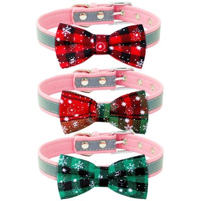 Zoom bild av julfluga julrosett hundfluga julhund julaccessoar hund jul halsbandsfluga rutig julig