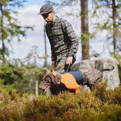 Zoom bild av hundtröja skyddströja neonorange jakttröja nonstop
