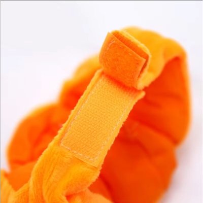 Zoom bild av pumpa halloween pumpahatt hundhatt katthatt partyhatt utklädnad maskerad rolig plysch orange kardborre