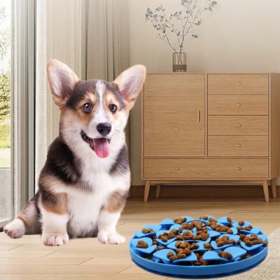 Zoom bild av slickmatta slickplatta lickimat silikon flytande hundgodis belöningsgodis churu leverpastej