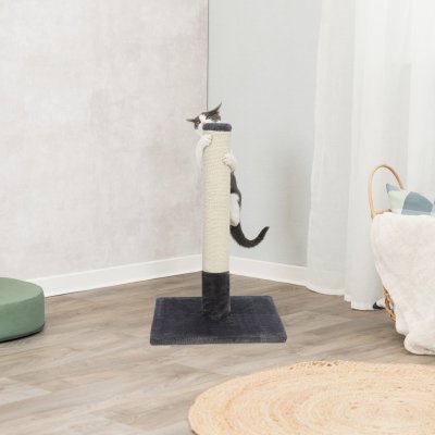 Zoom bild av klöspelare kattklös klösmöbel klöspinne grå beige sisal trixie