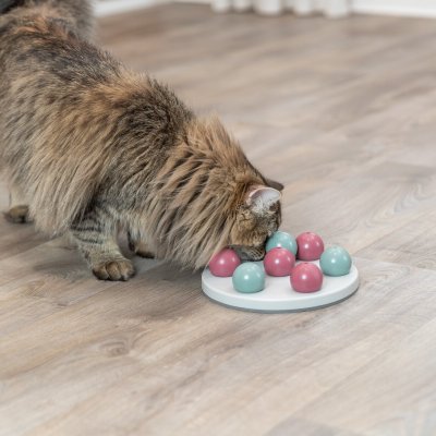 Zoom bild av kattleksak aktiveringsleksak katt kattpussel kattspel solitaire vit rosa grön vinröd trixie cat activity