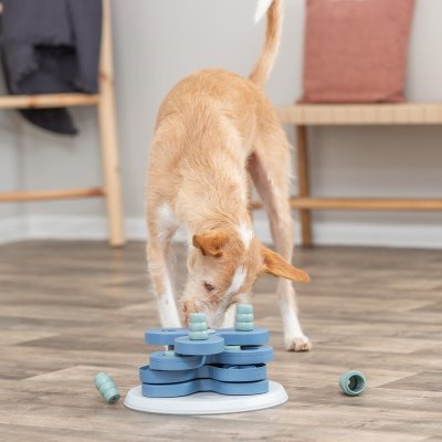 Zoom bild av Trixie Dog Activity Flower Tower, Nivå 3, ø 30×13 cm hundleksak hundpussel aktivitetsleksak aktivitetsspel hundspel blå grön