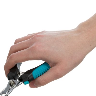 Zoom bild av klotång kloklippare klosax klovård hundklo klippa klo gummihandtag metall klippskydd skyddsplatta säkerhetslås