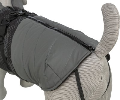 Zoom bild av hundtäcke fodrat vadderat reflextäcke reflex helreflex täcke med sele inbyggd sele reflex grå trixie pontis småhundar mellanstor