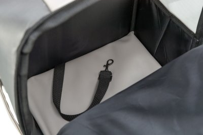 Zoom bild av ryggsäck transportväska hundryggsäck kattryggsäck transportryggsäck grå hund katt ljusgrå beige vattenavvisande trixie