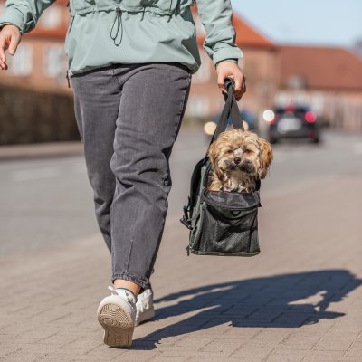 Zoom bild av transportväska olivgrön madison trixie transportbur tygväska hund katt grön bärväska hundväska med koppel nät transport bil