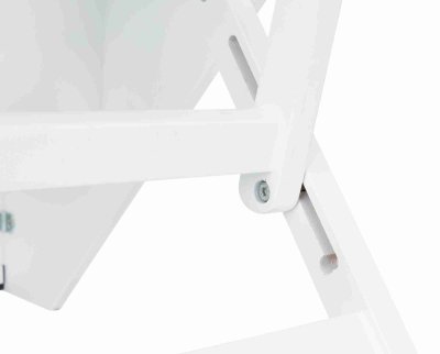 Zoom bild av hundtrappa kattrappa trappa hund katt husdjur ledproblem ryggproblem ont i ryggen gammal hund liten hund sjukdom trappa vit trä